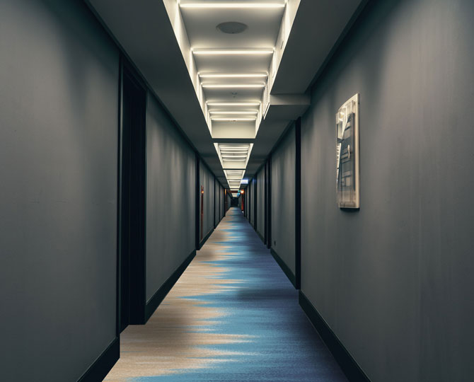 ковер синего современного коридора